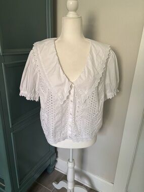 American Eagle Outfitters White Eyelet scalloped collar blouse- NWOT